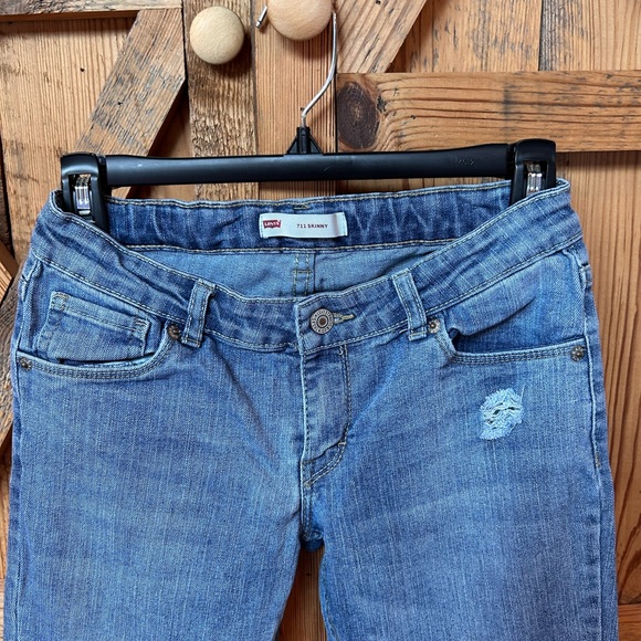 Girl’s Levi’s skinny jeans.  Size 16. - Picture 2 of 6
